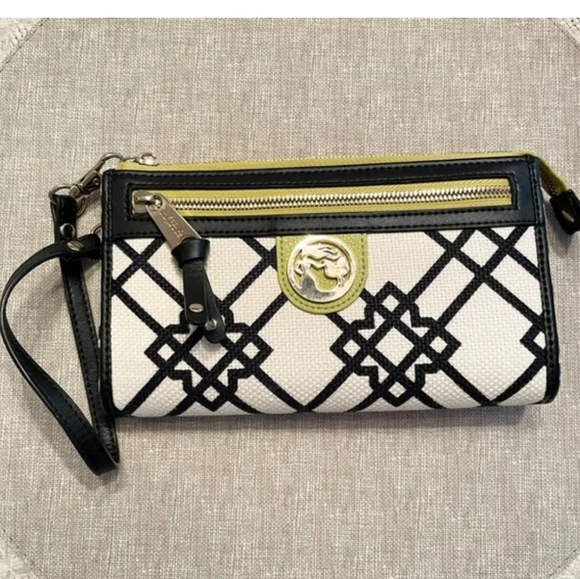 🔊LIVE Co-Host SHOW🔊 Designer Bags & Unique Accessories- w/@sarahbelle1616 - Picture 3 of 16